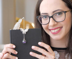 Elegant Silver Feather Bookmark with Butterfly Charm – Perfect Christmas Gift for Women, Moms & Teachers – Ideal for Book Lovers, Stocking Stuffers & Secret Santa – Beautifully Gift Boxed